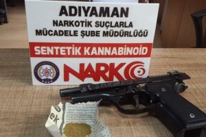 Narkotik ekipleri silah ve uyuşturucu ele geçirdi