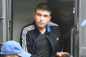 16 yaşındaki kıza çıplak fotoğrafla şantaj iddiası