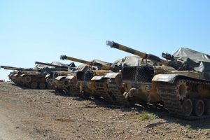 Hatay'da askeri araç sevkiyatı