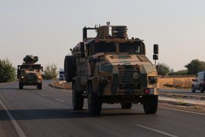Suriye sınırına askeri sevkiyat sürüyor