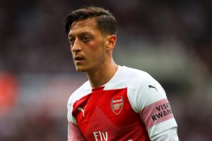 Özil 200. resmi maçını boş geçmedi