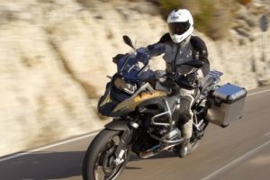 BMW, sürücüsüz motosiklet teknolojisini tanıttı!