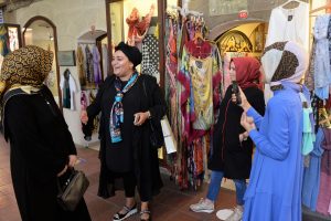 Bursa Payitaht Çarşı'ya fenomenlerden ziyaret