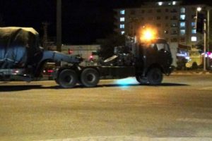Suriye sınırına askeri sevkiyat sürüyor