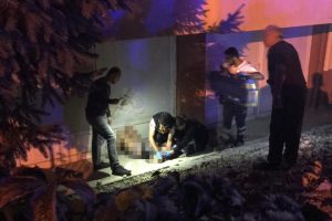 Annesinin odaya kilitlediği genç kız 5'inci kattan atladı