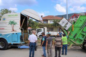 Bursa Gemlik'te konteynerler dezenfekte edilmeye devam ediyor