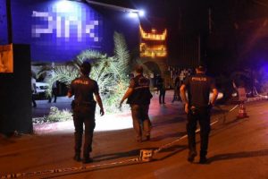 Gece kulübü önünde silahlı kavga: 1 ölü, 3 yaralı
