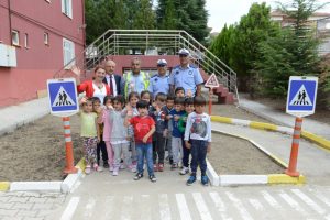 Minikler hem öğrendi hem eğlendi
