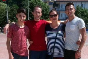 Başına tahta düşen genç öldü