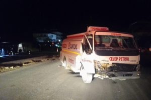Akaryakıt tankeri otomobile çarptı