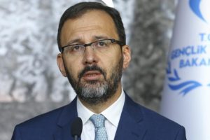 Gençlik ve Spor Bakanı Kasapoğlu'ndan milli güreşçilere tebrik