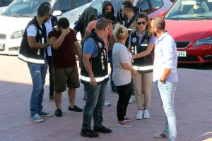 Göçmen kaçakçılarına operasyon