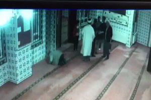 Bursa'da camide imam ile dernek başkanı arasında tartışma