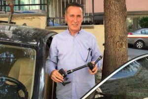 O profesör otomobiline ve cihazına kavuştu