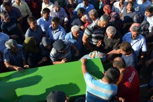 Kına gecesi öncesi kendini vuran gelin toprağa verildi