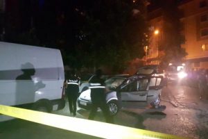 Otomobilde çakmak gazı patladı: 3 yaralı