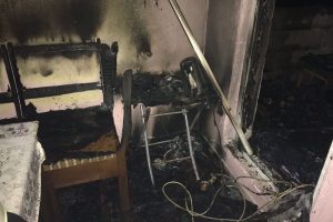 Prizde unutulan su ısıtıcısı evi kül ediyordu
