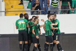 Galatasaray, Akhisar'da liderliği bıraktı!