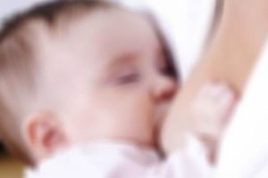 Annesi emzirirken nefessiz kalan bebek öldü