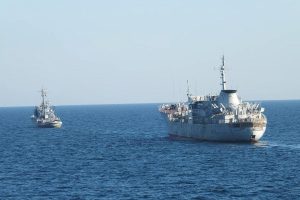 Ukrayna gemileri Rus deniz sularında ilerliyor