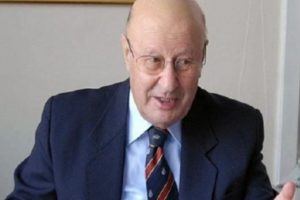 Emekli Büyükelçi Kaya Toperi hayatını kaybetti