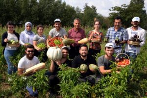 Bursa'da üniversiteli çiftçilerin organik ürünlerine özel ilgi