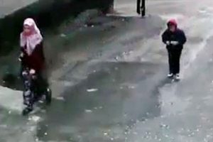 Bir çocuk bir hamile rolü yapan kadın ve çiğ köfteli 46 hırsızlık