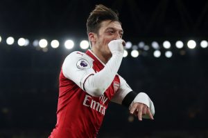 Mesut Özil transferi açıkladı