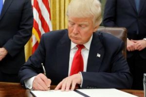 Trump onayladı ve ekledi: Berbat bir anlaşmaya son verdim