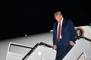 Trump'ın bu görüntüsü yorum yağmuruna tutuldu