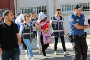 Fuhuş operasyonu: 14 kişiye gözaltı