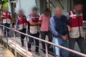 Sosyal medyada tanıştığı kızın ailesi çıplak fotoğraflarını çekip gasp etti