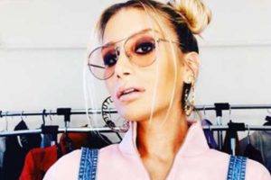 İrem Derici'den makyajsız paylaşım