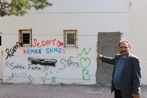 Mahalle muhtarını çıldırttılar