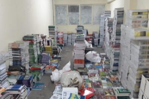 Binlerce korsan kitap ele geçirildi