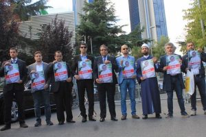 Başkonsolosluk önünde 'kayıp gazeteci' eylemi