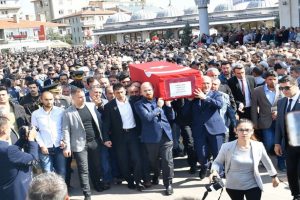 Kırıkkaleli şehidi binler uğurladı