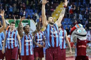 Bursaspor'a da yaramadı Trabzonspor'a da