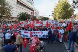 Batman teröre lanet için yürüdü
