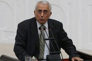 Eski bakanlardan Ali Topuz hastaneye kaldırıldı