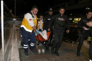 Metro girişinde esrarengiz ölüm