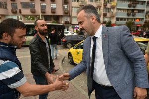 Bursa Büyükşehir Belediye Başkanı Aktaş, taksicilerle bir araya geldi