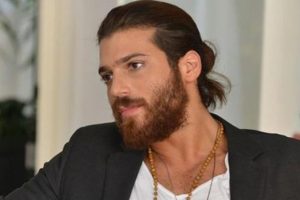 Can Yaman hastaneye kaldırıldı