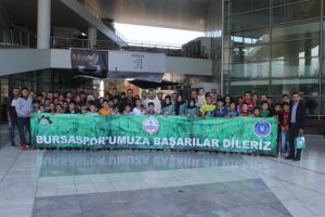 Bursa Büyükorhan'lı öğrencilerin maç heyecanı
