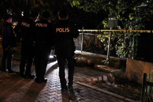 Kaldırım üzerinde ölü bulundu