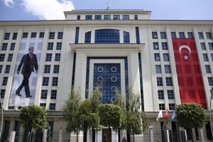 AK Parti: Birbirinizi yıpratmayın
