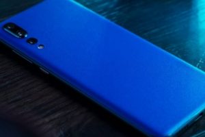 Huawei'den sürpriz telefon!
