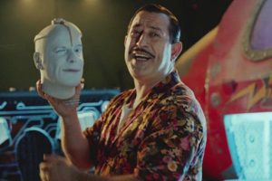 Cem Yılmaz'dan Kadir İnanır'a gönderme