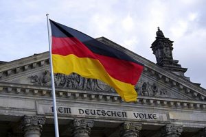 Alman hükümeti büyüme tahminlerini düşürdü
