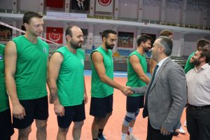 Başkan Alinur Aktaş'tan voleybol takımına destek